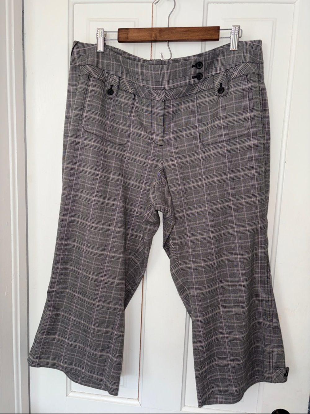 Lane Bryant Gray Plaid Chinos Capris.